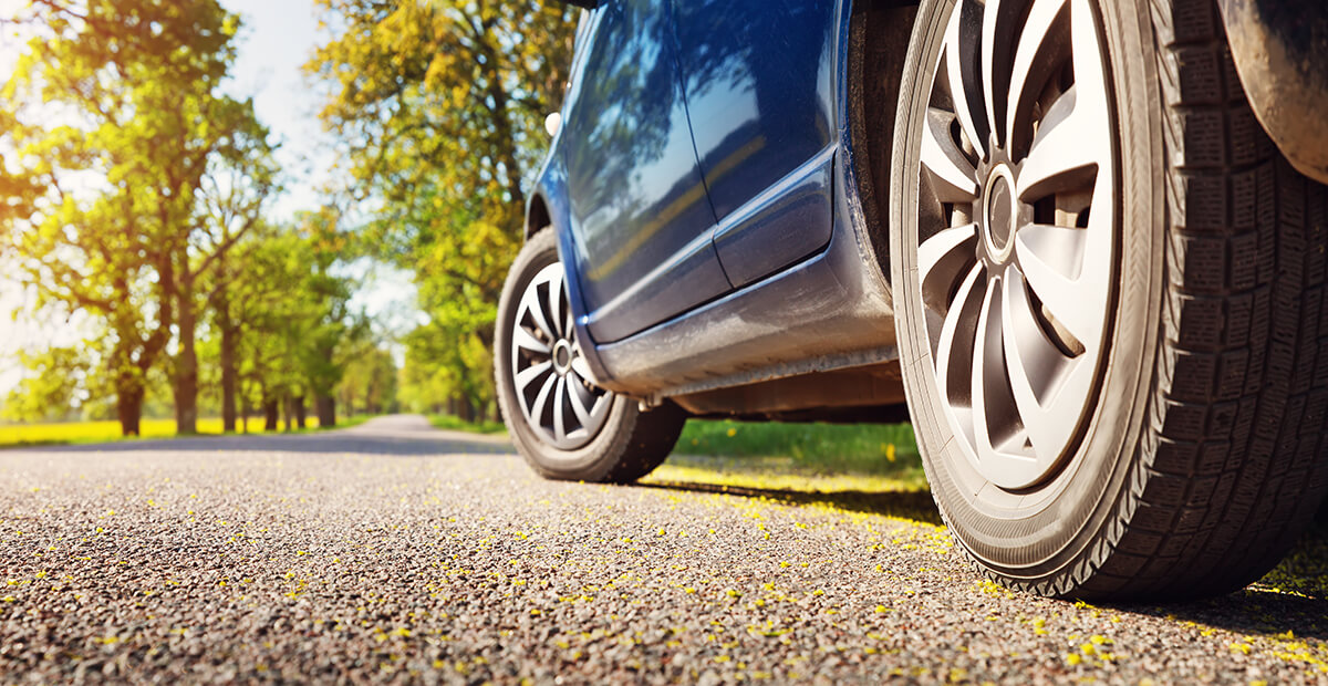 Does a red car cost more to insure than a blue car?